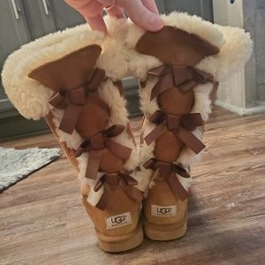 Tall bailey bow uggs